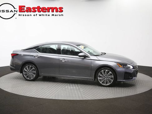 Used 2024 Nissan Altima 2.5 SL AWD/4WD image 46