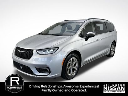 Used 2023 Chrysler Pacifica Limited