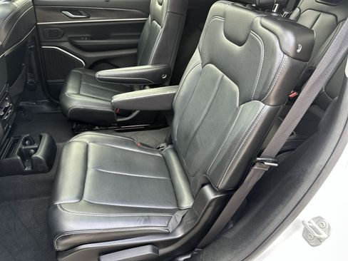 Used 2022 Jeep Grand Cherokee L Limited w/ Luxury Tech Group II AWD/4WD image 25