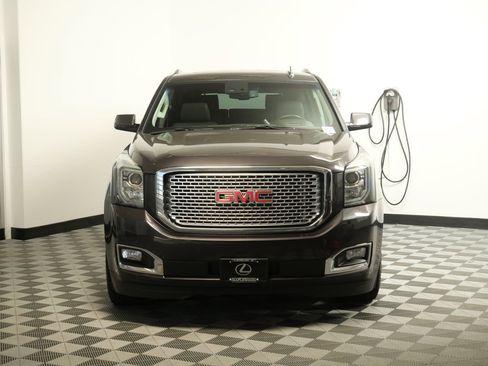Used 2016 GMC Yukon Denali w/ Open Road Package AWD/4WD image 2