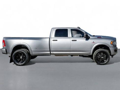 Used 2024 RAM 3500 Tradesman w/ Chrome Appearance Group image 6