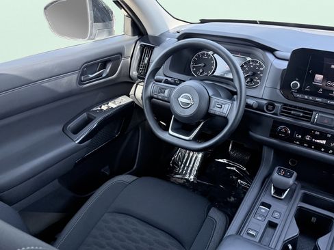 Used 2025 Nissan Pathfinder S FWD image 55