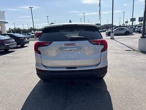 Used 2021 GMC Terrain SLE FWD image 4