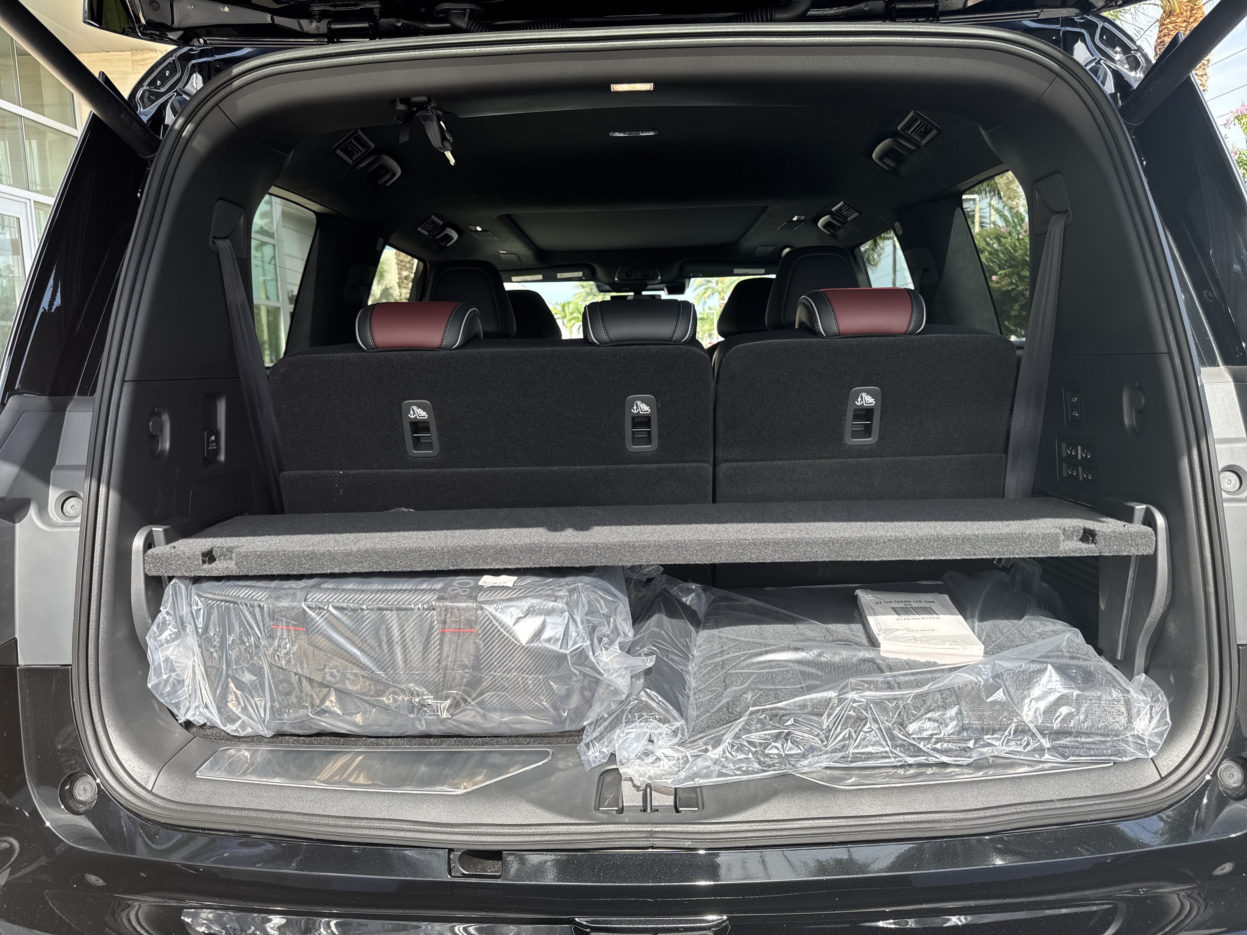 New 2027 INFINITI QX80 Autograph w/ Premium Cargo Package AWD/4WD image 6