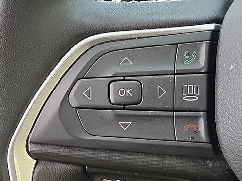 Used 2024 Jeep Grand Cherokee L Laredo image 19