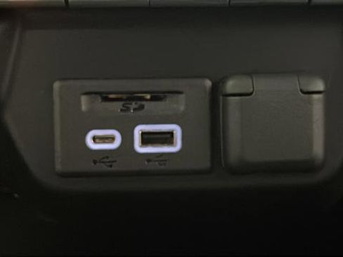 Used 2022 GMC Sierra 1500 SLT image 39