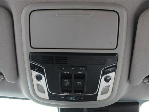 Used 2017 Honda Pilot Elite image 23