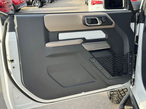 Used 2022 Ford Bronco Wildtrak image 17