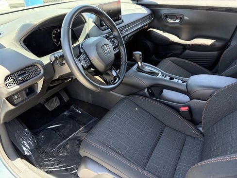 Certified 2025 Honda HR-V Sport image 17