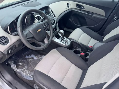 Used 2016 Chevrolet Cruze LS FWD image 13