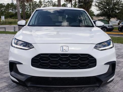 Used 2024 Honda HR-V LX image 2