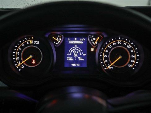 Used 2025 Jeep Gladiator Nighthawk image 22