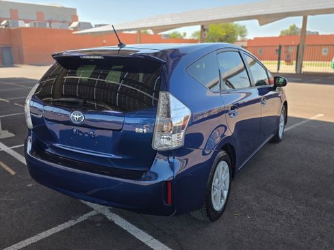 Used 2014 Toyota Prius V Two FWD image 5
