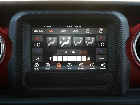 Used 2018 Jeep Wrangler Unlimited Rubicon AWD/4WD image 39