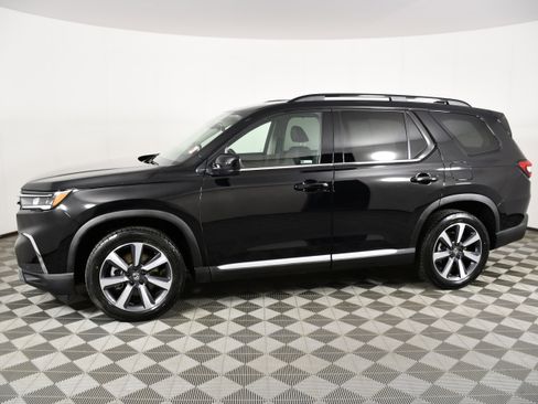 Certified 2023 Honda Pilot Touring image 9