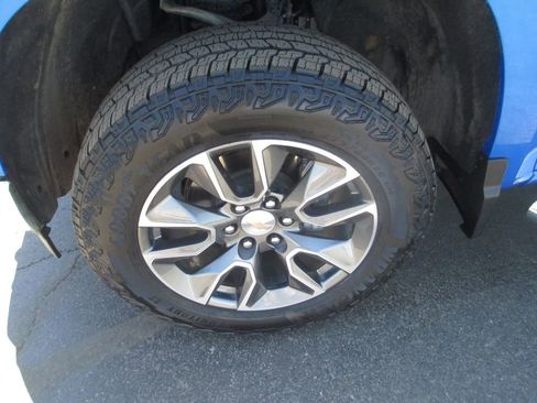 Used 2025 Chevrolet Silverado 1500 LT w/ Z71 Off-Road Package AWD/4WD image 16