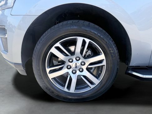 Used 2023 Ford Expedition Max Limited image 13