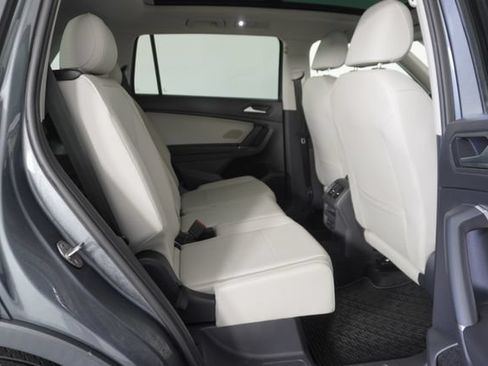 Used 2020 Volkswagen Tiguan SE w/ Panoramic Sunroof Package FWD image 39