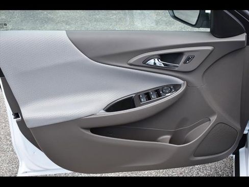 Used 2025 Chevrolet Malibu LS image 18
