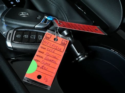 Certified 2023 Hyundai Elantra SEL w/ Convenience Package image 33