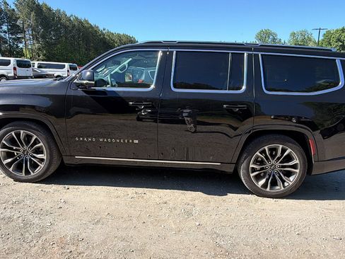Used 2024 Jeep Grand Wagoneer Series III w/ Rear Seat Video Group 1 AWD/4WD image 11