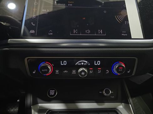 Certified 2025 Audi Q3 2.0T Premium w/ Convenience Package image 23