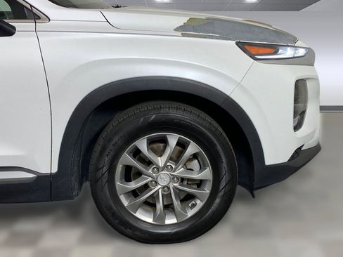 Used 2019 Hyundai Santa Fe SE image 10