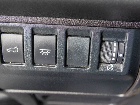 Used 2023 Subaru Ascent Limited w/ Technology Package image 35