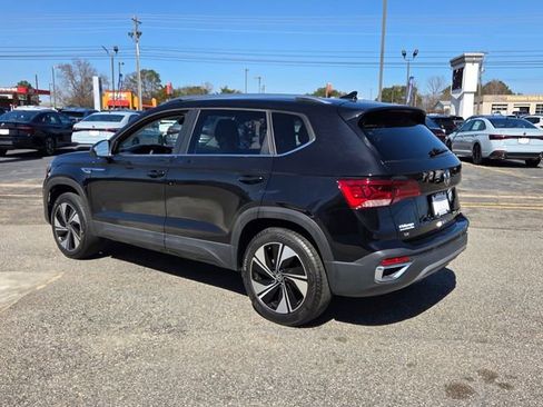 Used 2024 Volkswagen Taos SE image 9