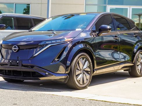 Used 2024 Nissan Ariya AWD image 8