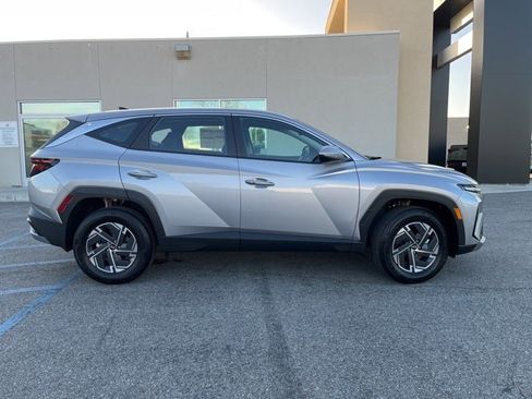 New 2026 Hyundai Tucson Blue SE image 5