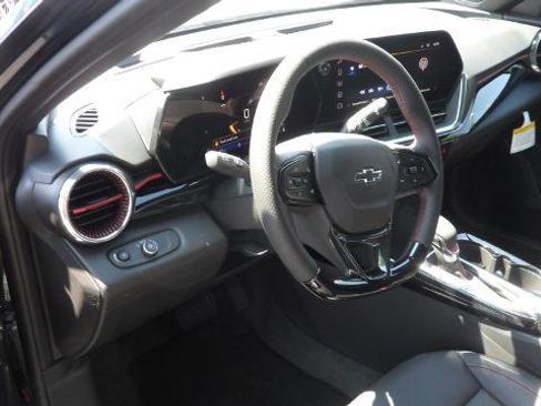 Used 2026 Chevrolet Trax RS FWD image 21
