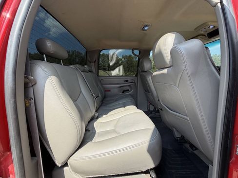 Used 2005 Chevrolet Silverado 2500 LT w/ Heavy-Duty Power Package AWD/4WD image 23