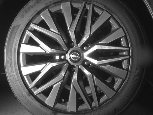 Used 2025 Nissan Altima 2.5 SV FWD image 15