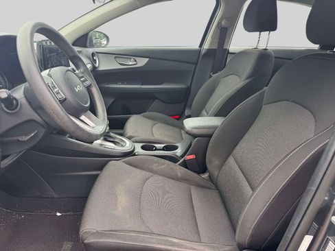 Used 2023 Kia Forte LXS w/ LXS Technology Package FWD image 13