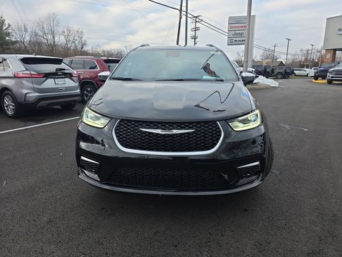 New 2026 Chrysler Pacifica Pinnacle image 18