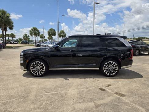 Used 2026 Hyundai Palisade Calligraphy FWD image 3