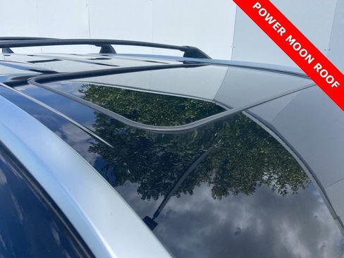 Used 2024 Toyota Highlander Limited image 4