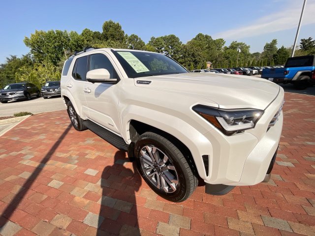Used 2025 Toyota 4Runner Limited AWD/4WD image 38