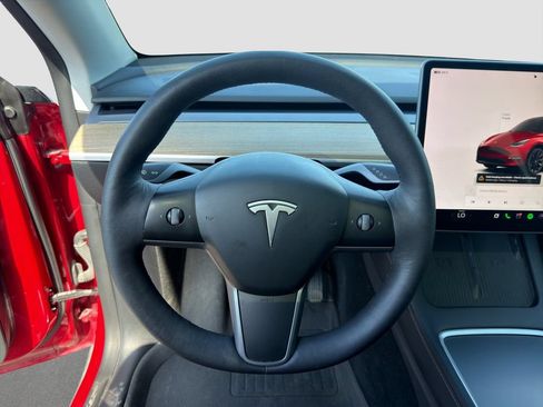 Used 2022 Tesla Model Y Long Range AWD/4WD image 10