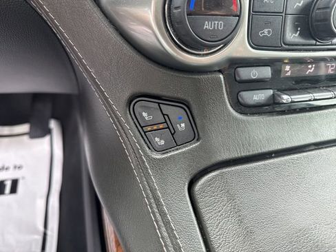 Used 2020 Chevrolet Suburban Premier image 16