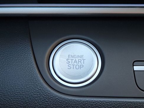 New 2026 Hyundai Elantra Limited FWD image 17