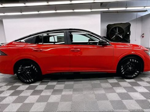 New 2026 Nissan Sentra SR w/ Floor Mat Package FWD image 19