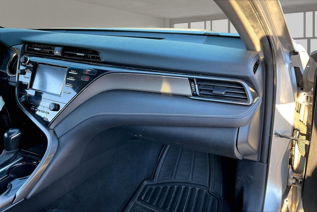 Used 2020 Toyota Camry SE FWD image 25