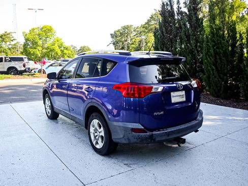 Used 2015 Toyota RAV4 LE FWD image 9