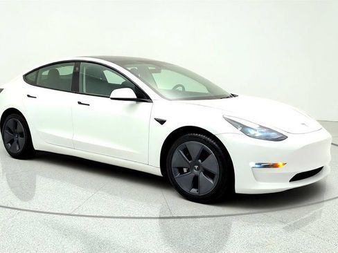 Used 2023 Tesla Model 3 Standard Range RWD image 3