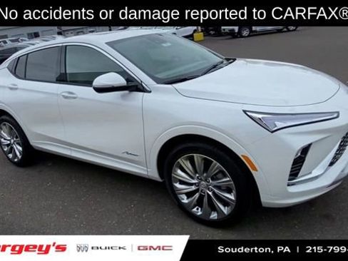 Certified 2024 Buick Envista Avenir image 2