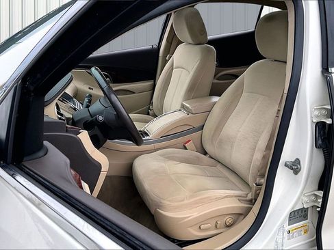 Used 2011 Buick LaCrosse CXL image 19