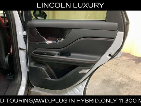 Used 2025 Lincoln Corsair Grand Touring w/ Towing Package AWD/4WD image 14