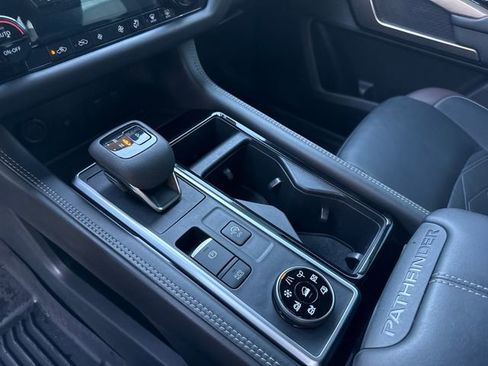 Used 2024 Nissan Pathfinder Platinum w/ Lighting Package (N93) image 30